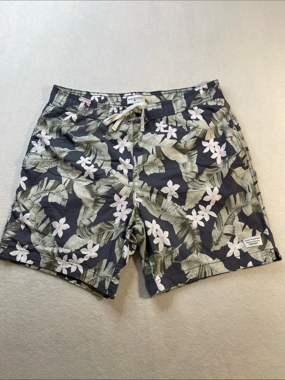 Modern Amusement Navy Floral Swim Board Shorts MENS SIZE L